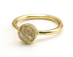 Vedere dettagli per Labradorite sfaccettata. Anello con tondo 7 mm, argento 925 placcato oro Immagine di Labradorite sfaccettata. Anello con tondo 7 mm, argento 925 placcato oro