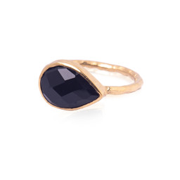 Vedere dettagli per Onice sfaccettata. Anello con goccia 9x12 mm, martellato, argento 925 placcato oro Immagine di Onice sfaccettata. Anello con goccia 9x12 mm, martellato, argento 925 placcato oro