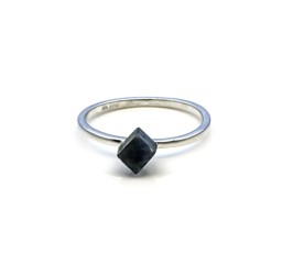 Vedere dettagli per Anello con cubo di Zaffiro 4 mm, argento 925 Immagine di Anello con cubo di Zaffiro 4 mm, argento 925