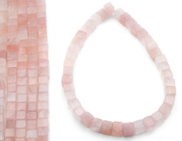 Vedere dettagli per Cubo di quarzo rosa 10 mm a filo Immagine di Cubo di quarzo rosa 10 mm a filo