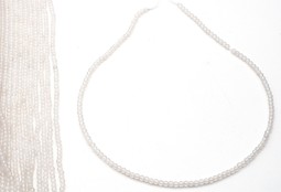 Vedere dettagli per Perline tonde di Agata da 3 mm (bianche) Immagine di Perline tonde di Agata da 3 mm (bianche)