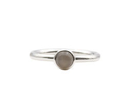 Vedere dettagli per Pietra di luna grigia cab. 6 mm Anello "Moon Magic", argento 925 Immagine di Pietra di luna grigia cab. 6 mm Anello "Moon Magic", argento 925