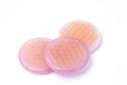 Vedere dettagli per Quarzo rosa 50x6mm "Fiore della vita" con incisione color oro Immagine di Quarzo rosa 50x6mm "Fiore della vita" con incisione color oro