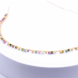 Vedere dettagli per Collana "Amina placcata oro" in tormalina multicolore con pietre sfaccettate da 3 mm. 40 cm più 5 cm di prolunga. Argento 925 placcato oro Immagine di Collana "Amina placcata oro" in tormalina multicolore con pietre sfaccettate da 3 mm. 40 cm più 5 cm di prolunga. Argento 925 placcato oro