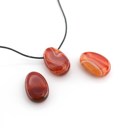 Vedere dettagli per Nugget di Corniola 20x30 mm con foro di 3 mm, pendente  Immagine di Nugget di Corniola 20x30 mm con foro di 3 mm, pendente