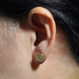 Vedere dettagli per "Il sole in tasca". Granato. Orecchini. Argento 925 placcato oro Immagine di "Il sole in tasca". Granato. Orecchini. Argento 925 placcato oro