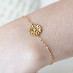 Vedere dettagli per "Il sole in tasca". Topazio. Bracciale. Argento 925 placcato oro Immagine di "Il sole in tasca". Topazio. Bracciale. Argento 925 placcato oro