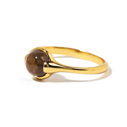 Vedere dettagli per Anello con quarzo fume "Il mondo nelle tue mani", cab. 7 mm, argento 925 placcato oro Immagine di Anello con quarzo fume "Il mondo nelle tue mani", cab. 7 mm, argento 925 placcato oro