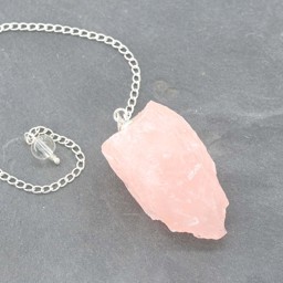 Vedere dettagli per Pendolo di quarzo rosa grezzo 4x2cm Immagine di Pendolo di quarzo rosa grezzo 4x2cm