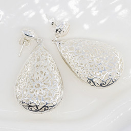 Vedere dettagli per "Gocce di Brusia". Orecchini. Argento 925  Immagine di "Gocce di Brusia". Orecchini. Argento 925