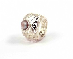 Vedere dettagli per Pietra di luna grigia cabochon 10x12mm anello cisilato, argento 925 Immagine di Pietra di luna grigia cabochon 10x12mm anello cisilato, argento 925