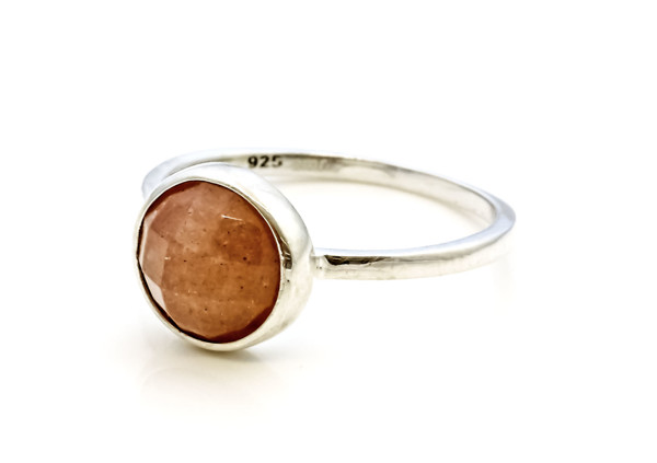 Image de Mondstein peach fac. Cabochon 10mm Ring, Silber 925