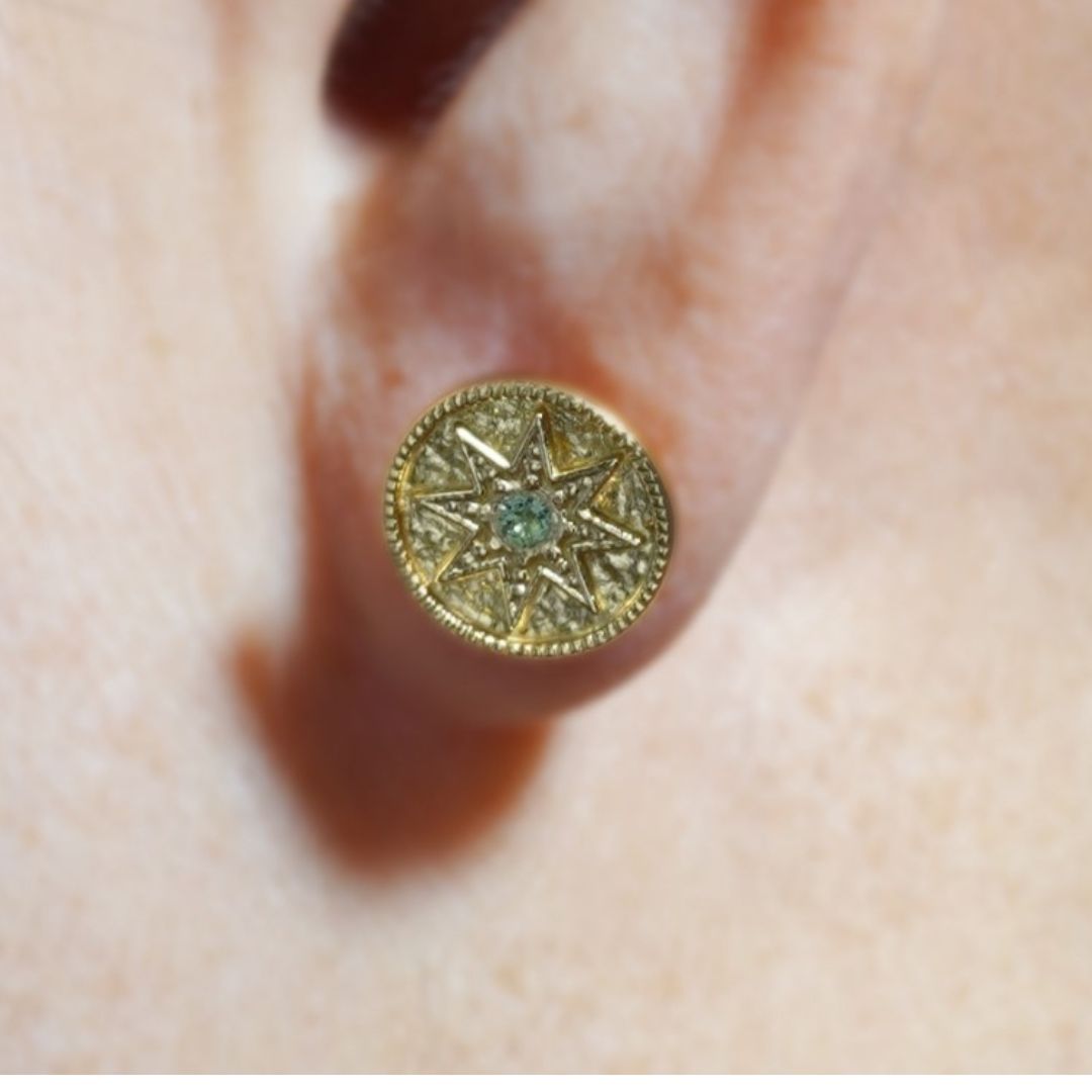 Bild von Peridot fac. "Star Shield" 10mm Ohrstecker, Vergoldet