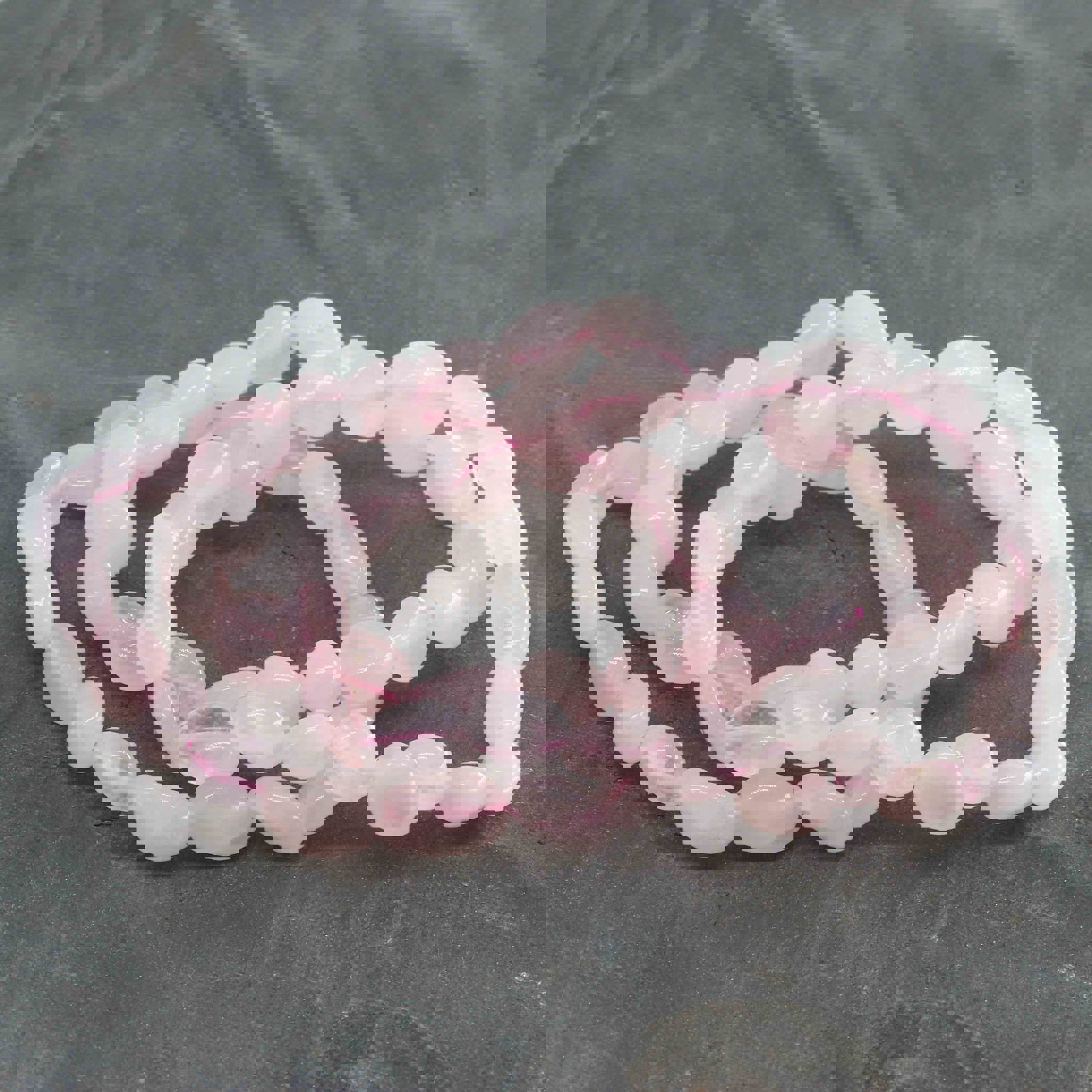 Bild von Rosenquarz Nuggets 6-9mm Armband A