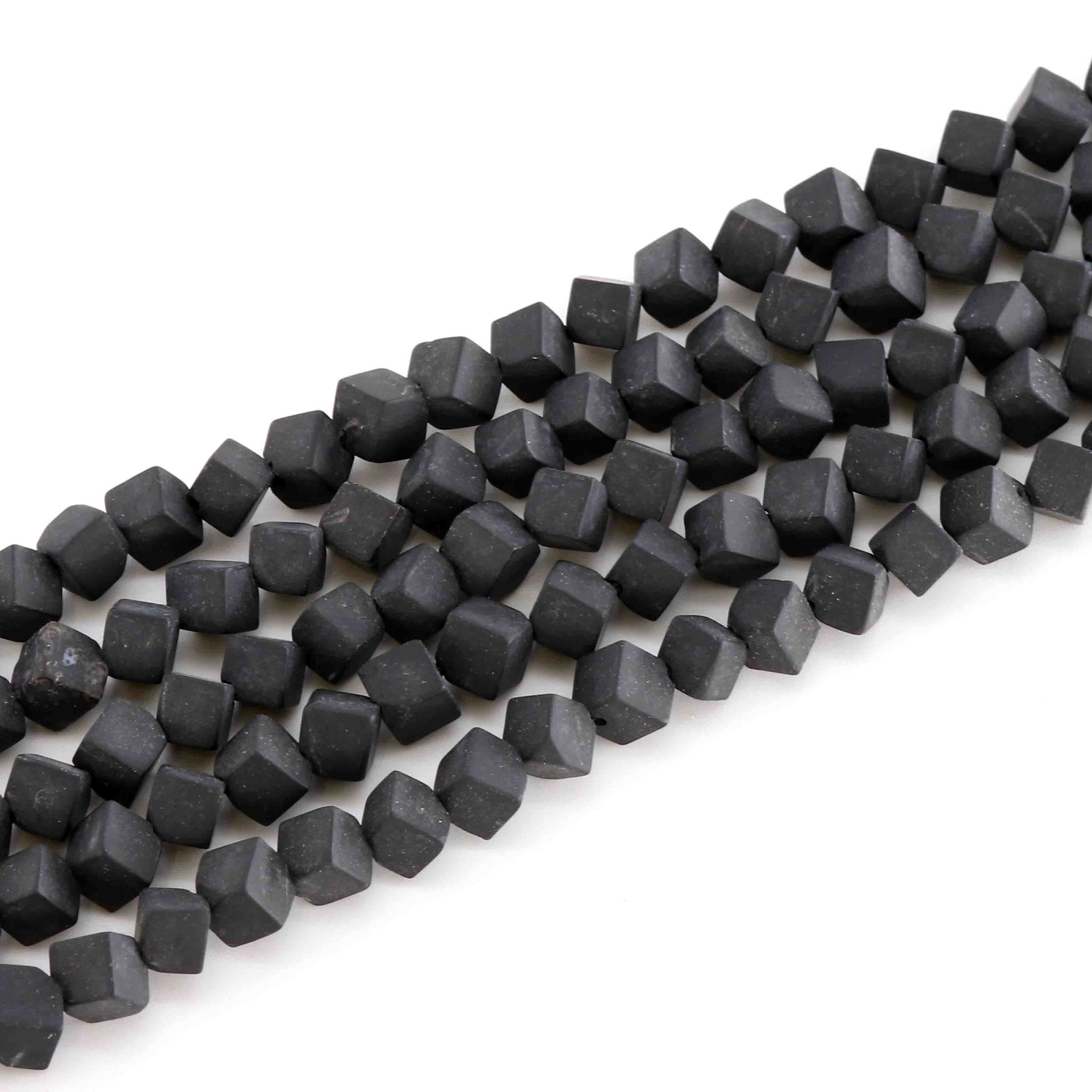 Bild von Onyx Würferl  4-7mm Strang