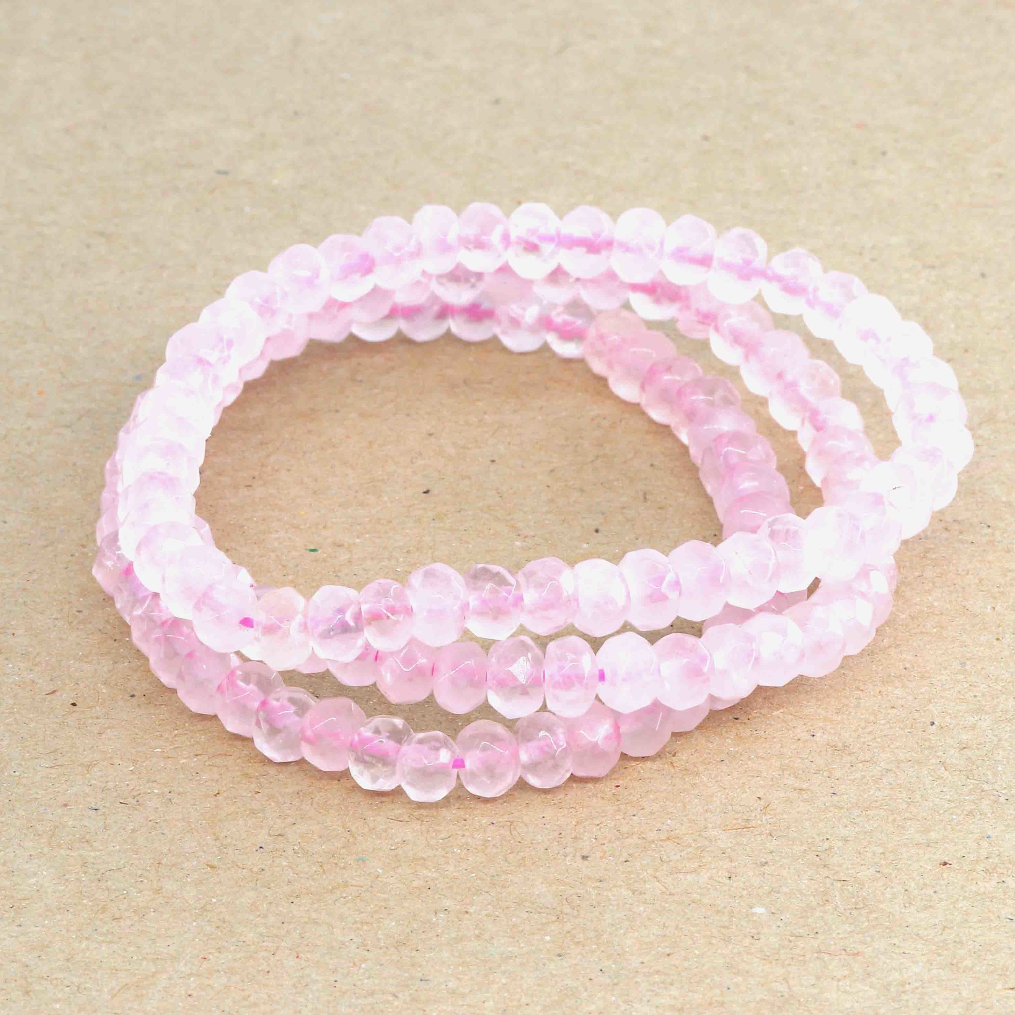 Immagine di Rosenquarz fac. Button  6mm Armband