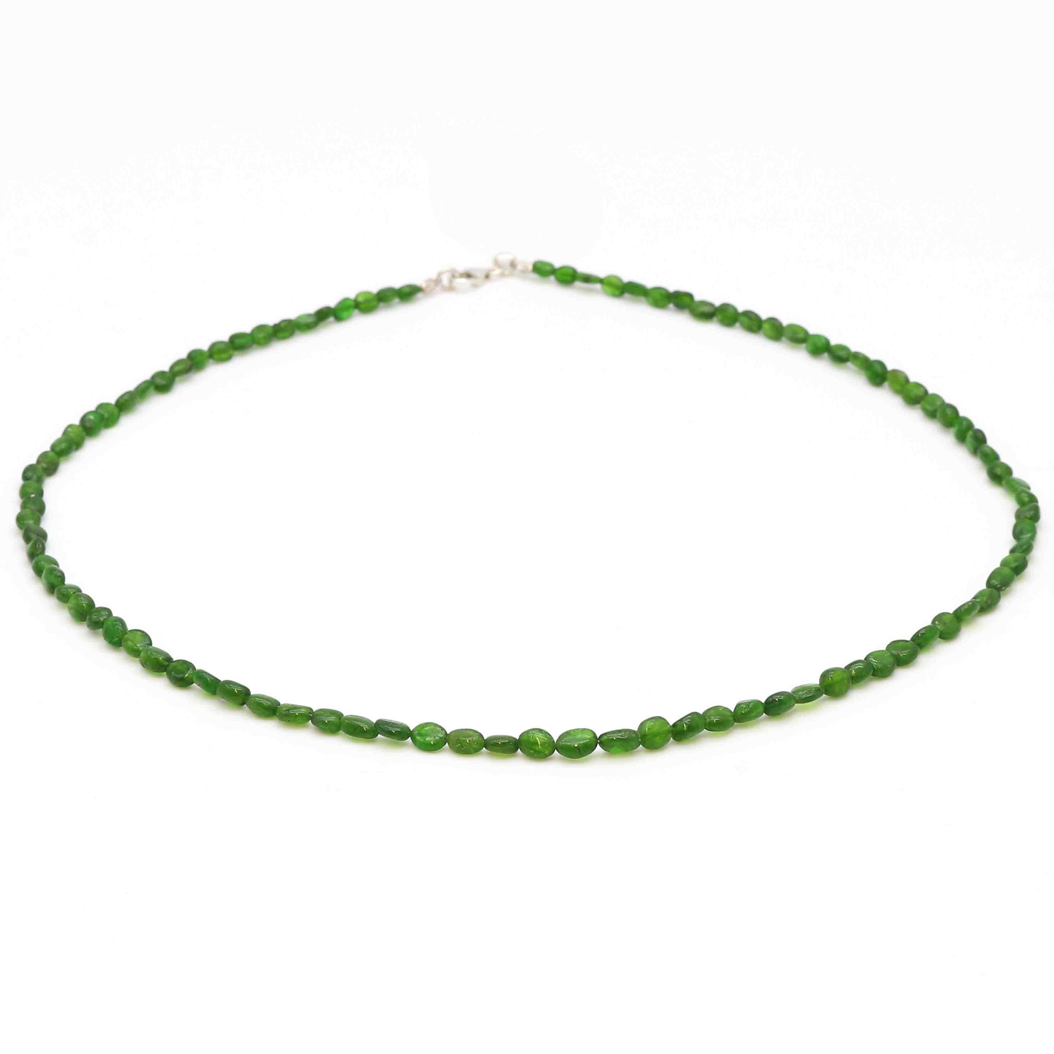 Bild von Chrom Diopsid Oval Barock  5-7mm Halskette mit Silberverschluss