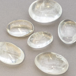 Zeige Details für Bergkristall Trommelsteine TOP (VE: 500gr.)    Bild von Bergkristall Trommelsteine TOP (VE: 500gr.)