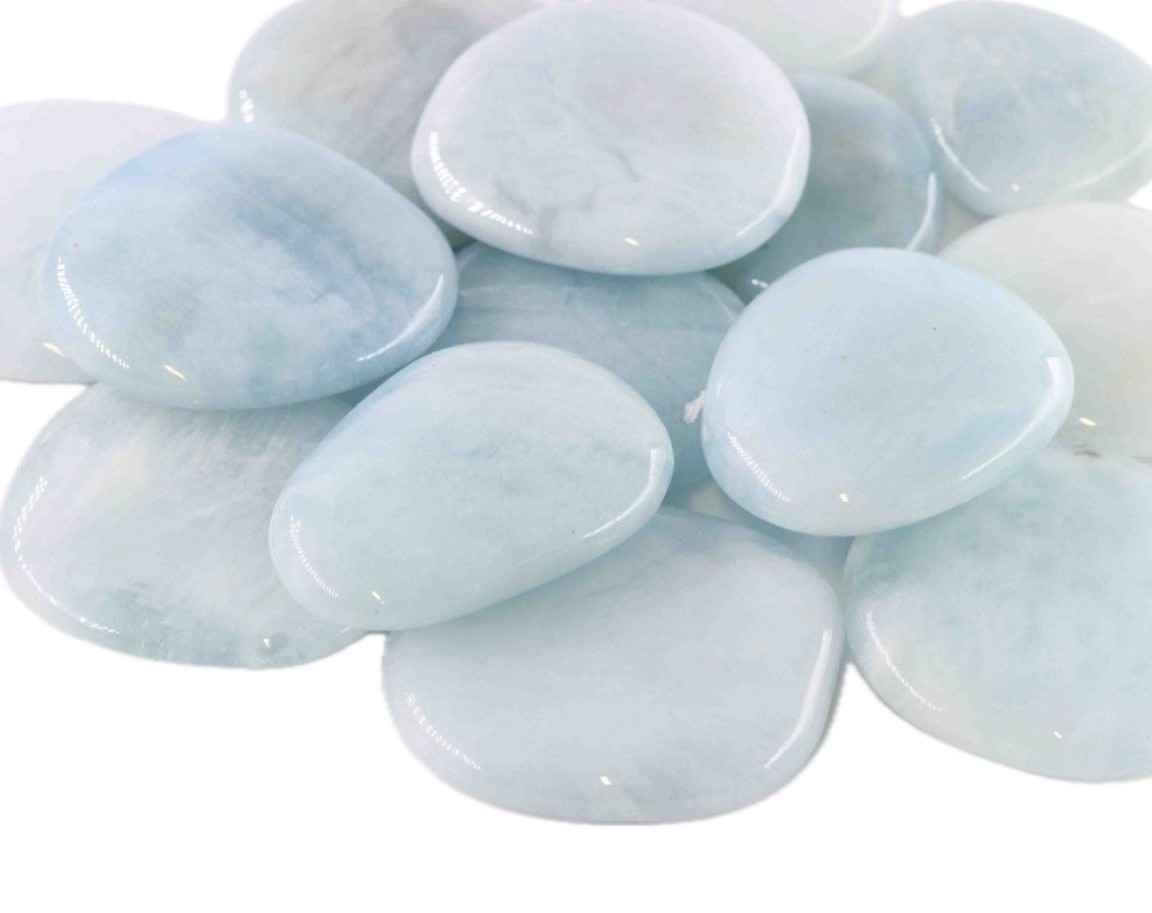 Immagine di Acquamarina Un ciottolo per le mani (PU: 250g)