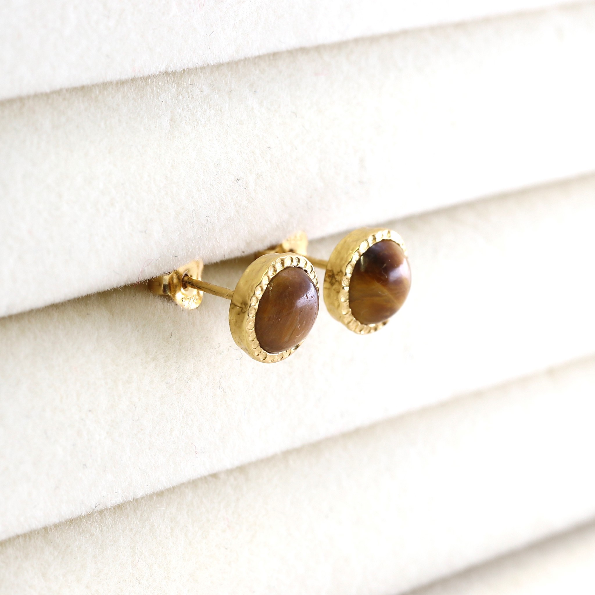 Bild von "Lucky You". Tigerauge. Ohrstecker. Silber 925-Vergoldet