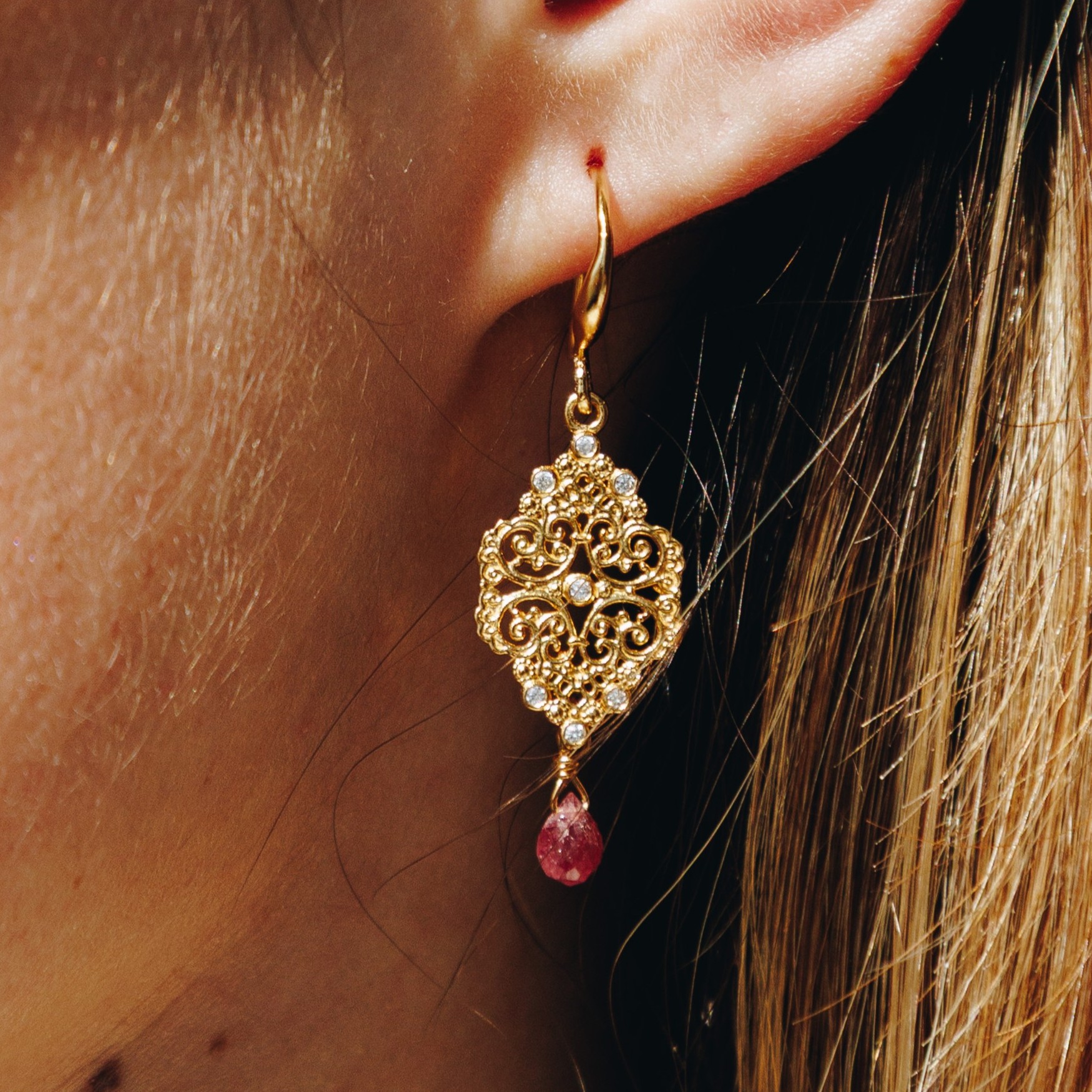 Bild von "Casa Blanca". Turmalin Pink. Ohrringe. Silber 925-Vergoldet