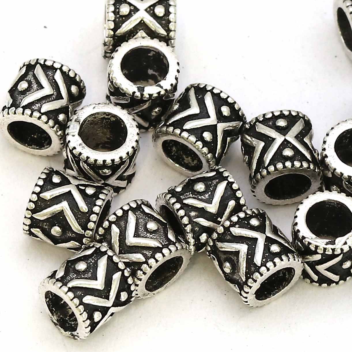 Image de Cylindre orné 5x5mm, argent 925 noirci