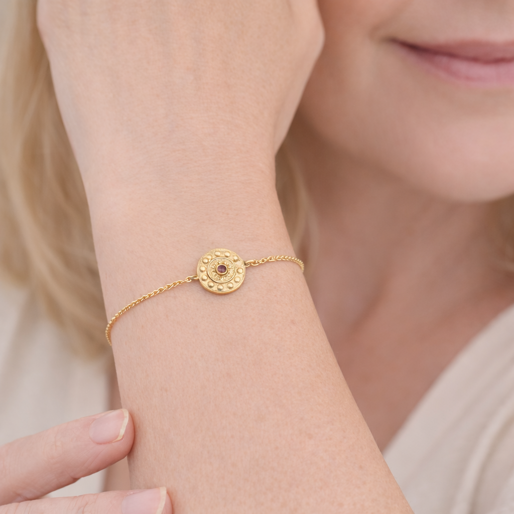 Bild von "sun in my pocket". Granat. Armband. Silber 925-Vergoldet