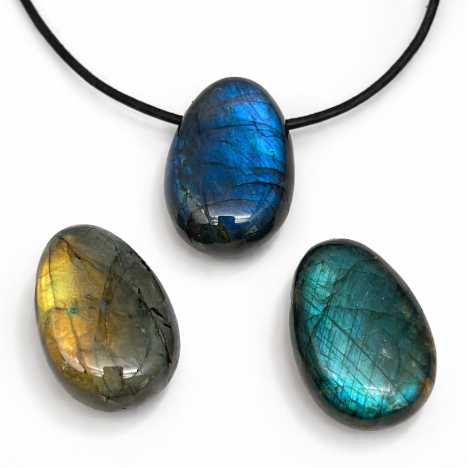 Bild von Labradorit Nugget-Tropfen 20x30mm mit 3mm Loch Anhänger, EXTRA