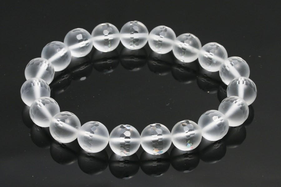 Bild von Bergkristall Kugeln 10mm Umfang facettiert Armband